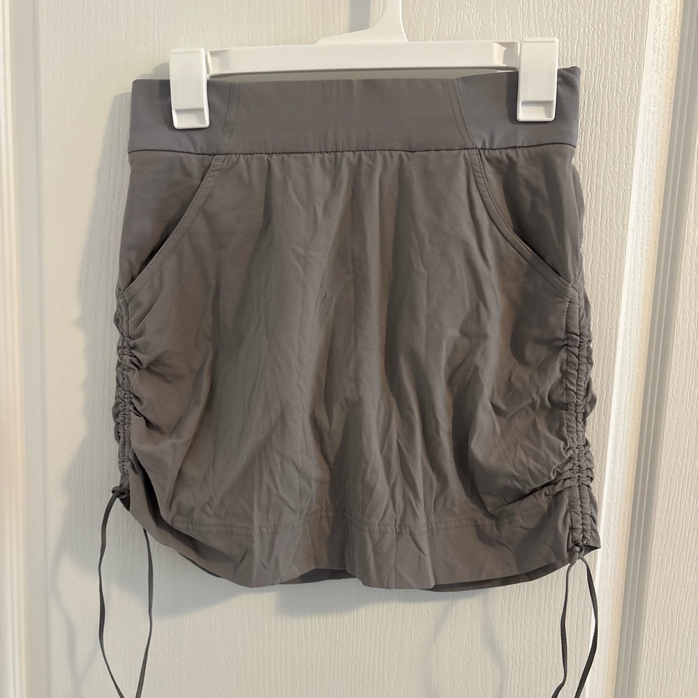 Columbia athletic skirt